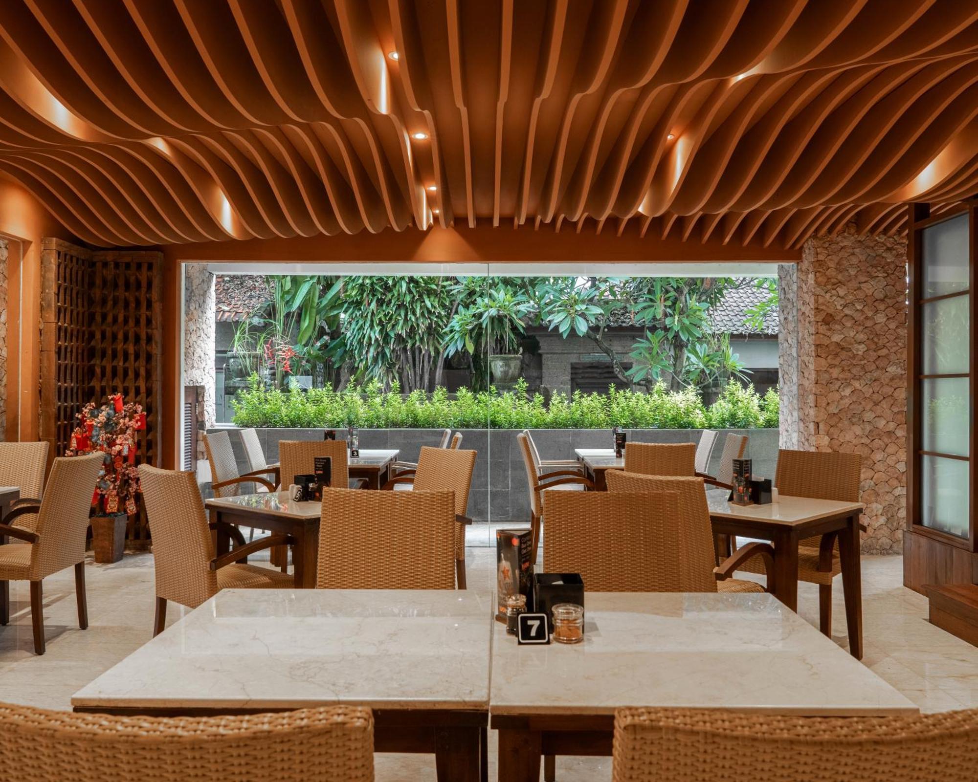 Kuta Angel Hotel Buitenkant foto